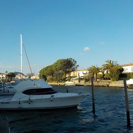 Port Cogolin Piscine 16 Apartamento